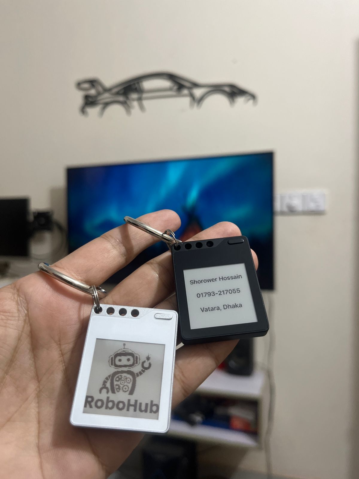 PhotoTag E Ink MFi Certified Waterproof Smart Wireless Charging Keychain Anti-Loss Find My Device Finder GPS Locator Tracker